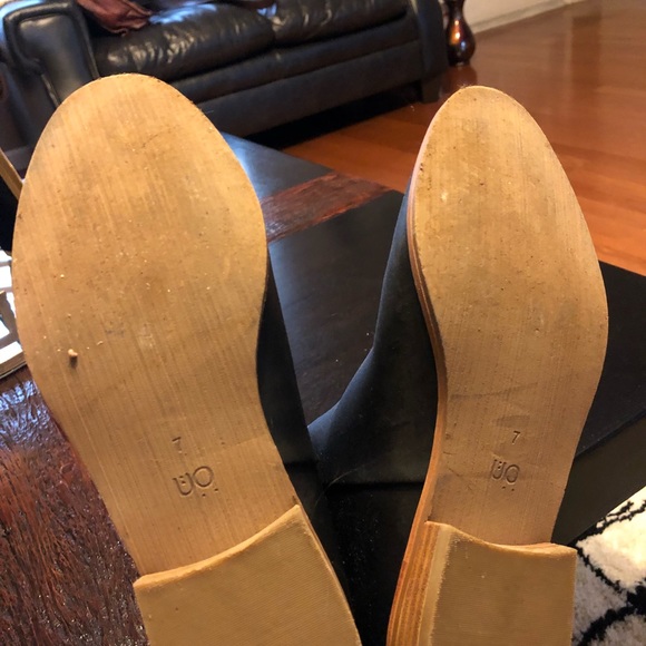 Like new black ankle boots - Picture 3 of 4